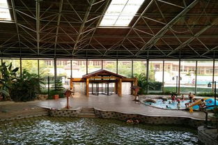 住1晚威海湯泊溫泉商務樓 雙人威海湯泊溫泉門票 雙份早餐,先到先得的韓后補水旅行套裝1份,爽泡溫泉的同時補水你的肌膚