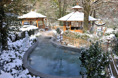 天冷約泡“湯”，國內八大超高人氣溫泉地盤點